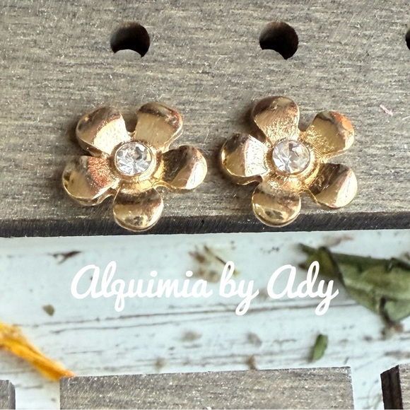 Alquimia Gold Flower Earrings - Picture 1 of 1